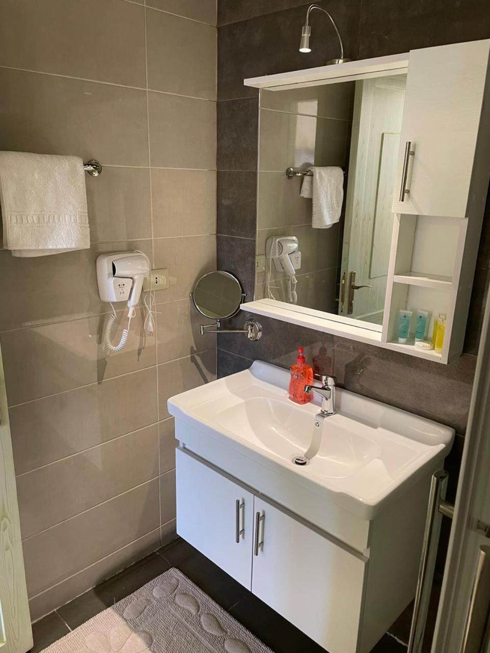 Classy Hostel Madaba Zewnętrze zdjęcie